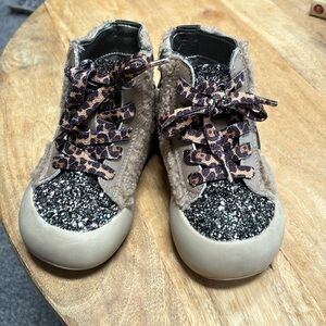 EUC fashion sneakers Sherpa and sparkles toddler girl size 9